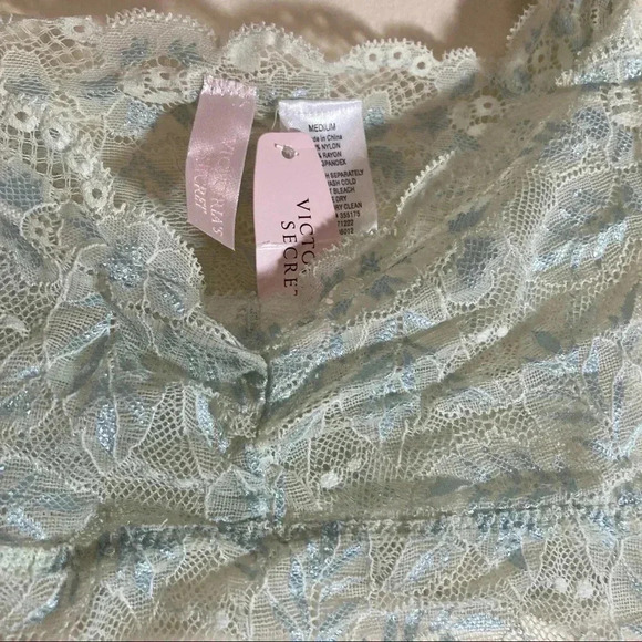 NWOT Victoria’s Secret bralette - Picture 2 of 4